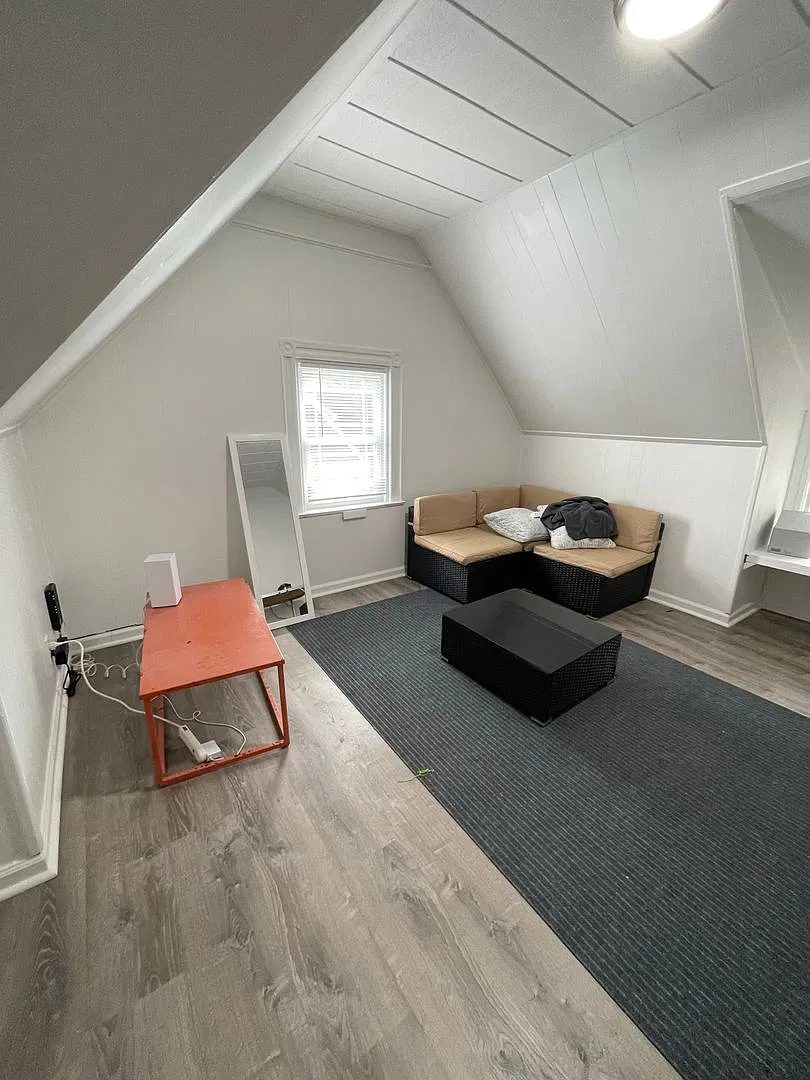 275 North Dithridge — Photo 3