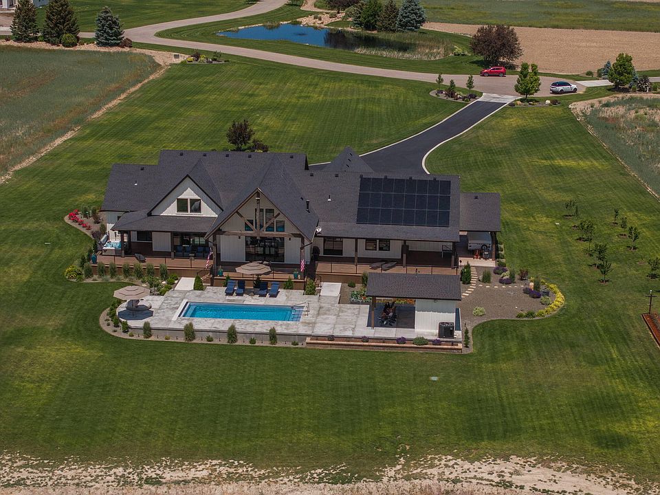 1st image of 281 Lakeshore Dr