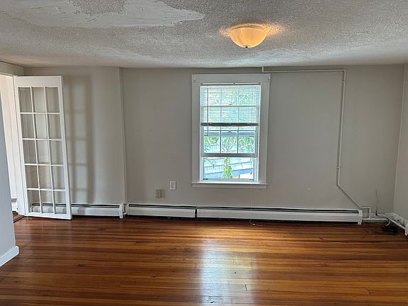 4th image of 10 Front St #2