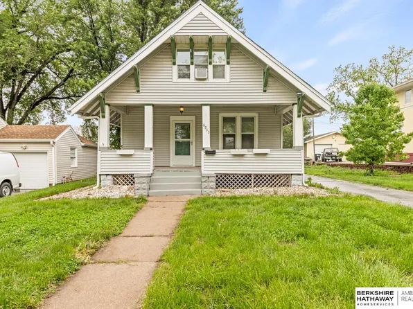 6933 Florence Blvd, Omaha, NE 68112