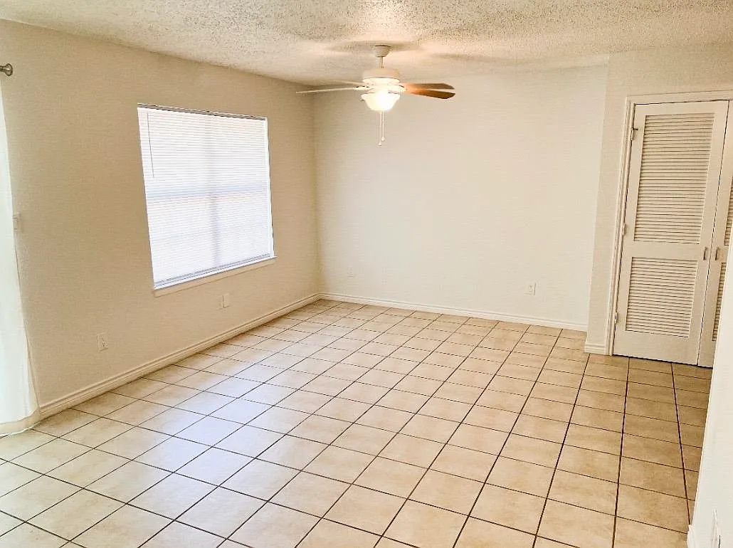 1 bed, 2.0 bath, 744 sqft, $1,250 — Photo 4