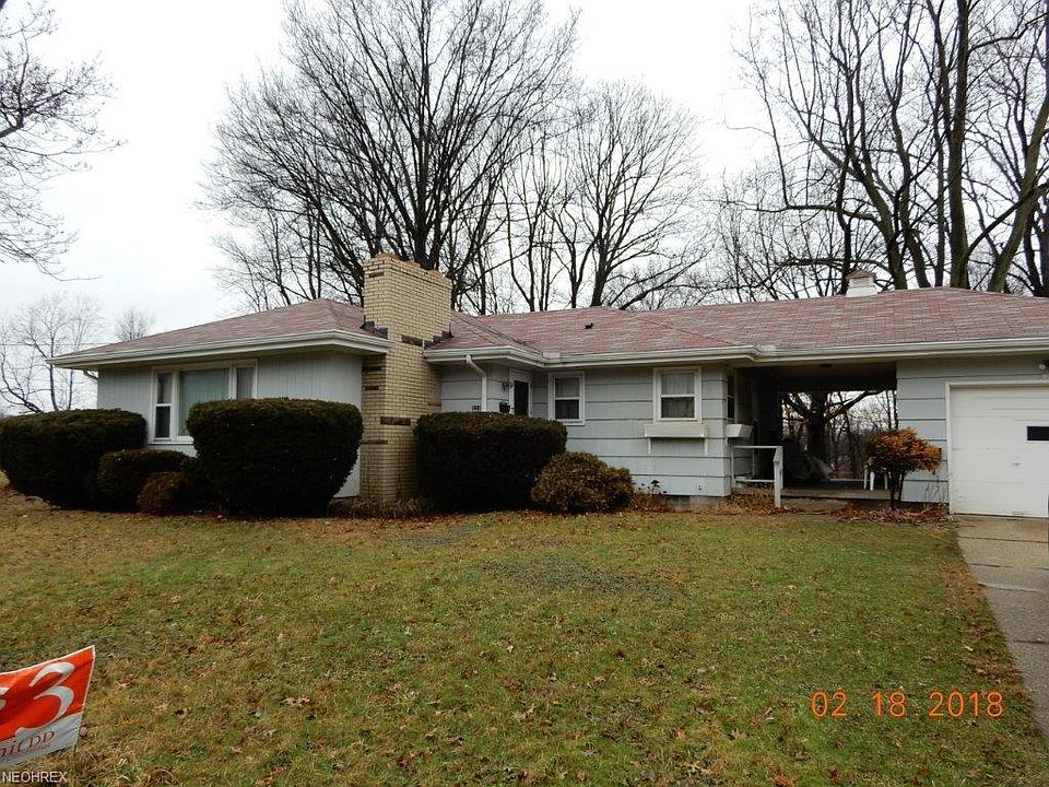 2nd image of 831 Bisson Ave