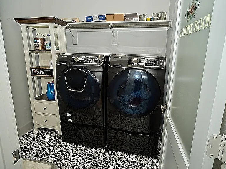 556 Wickerdale Way — Photo 34