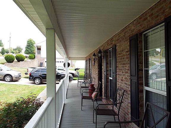 3rd image of 965 Beth Dr