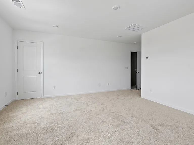 5044 Highwood Dr — Photo 13