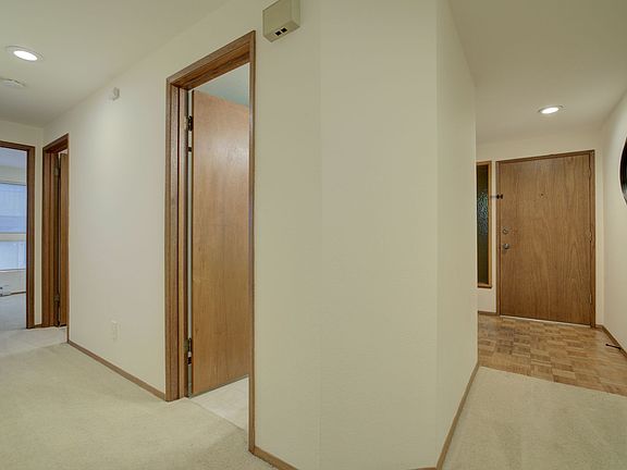 3rd image of 3055 80th Ave SE APT 106