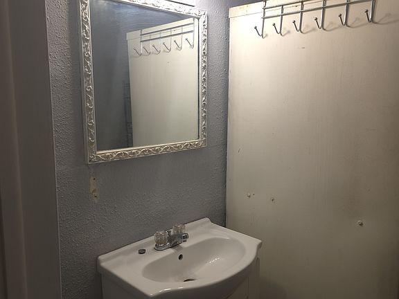 3rd image of 42 S Thomas Ave #2B