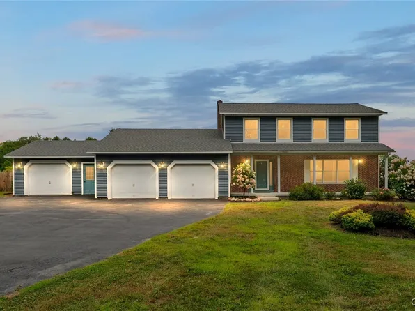 9028 Driftwood Dr, Ava, NY 13303