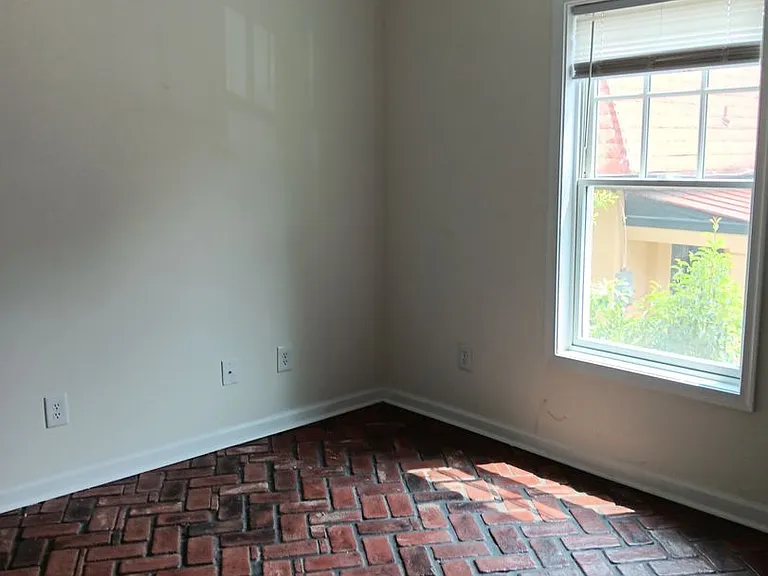 515 14th St NW #B — Photo 8