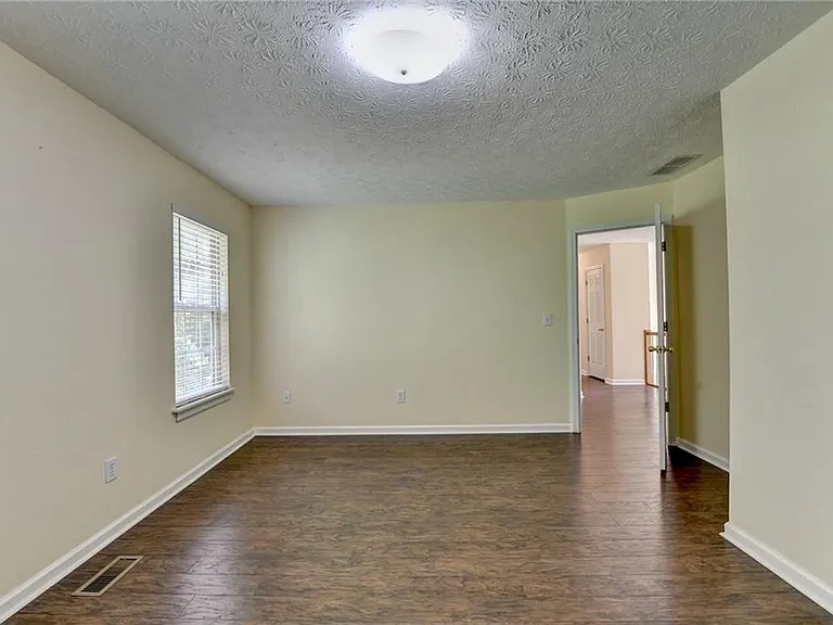 3380 McClure Woods Dr — Photo 26