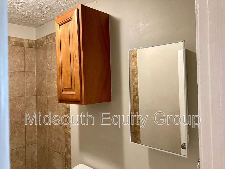 54 Monroe Ave — Photo 10