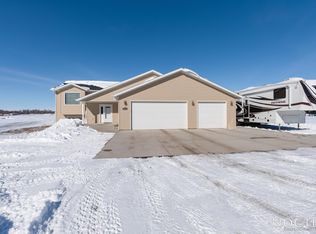 5500 Shoal Dr, Bismarck, ND 58503