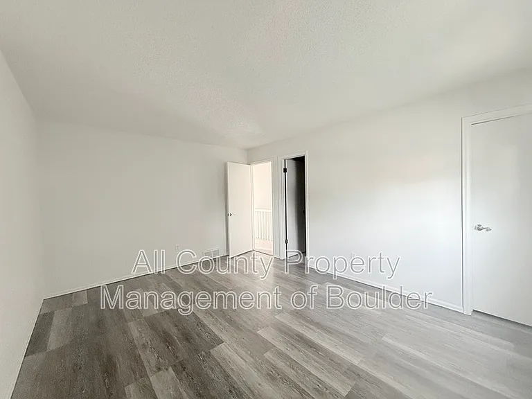 1520 Taft Ct — Photo 12