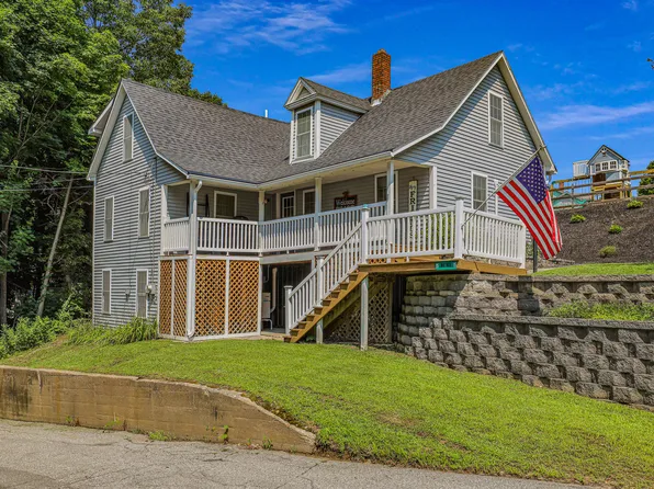 15 Whitman Street, Mexico, ME 04257