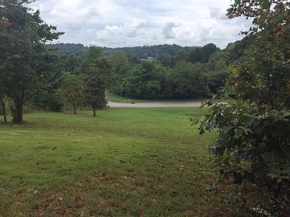 5th image of 166 Lake Crest Dr