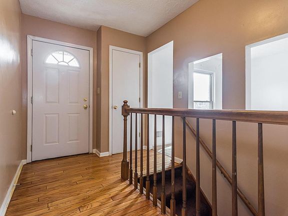 4th image of 500 Running Creek Pl