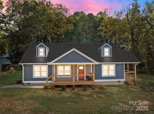 215 McCoy Cv, Black Mountain, NC 28711
