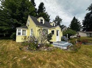 7022 Lower Ridge Rd, Everett, WA 98203