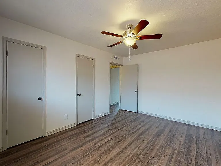 Colony House — Photo 11