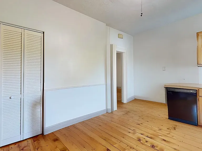 37 Franklin St #2 — Photo 6