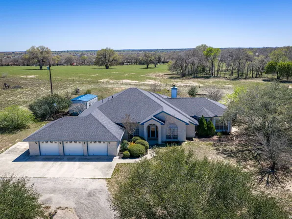 632 Lake Valley, La Vernia, TX 78121