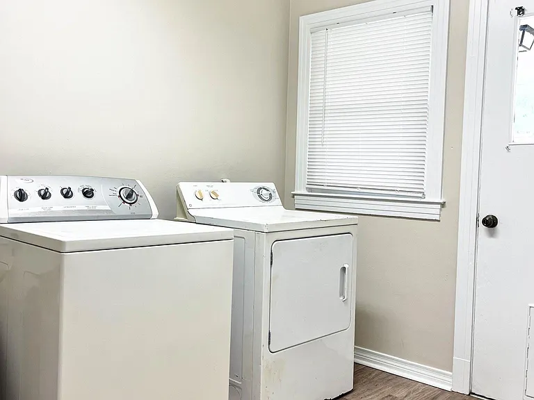 Laundry Rm