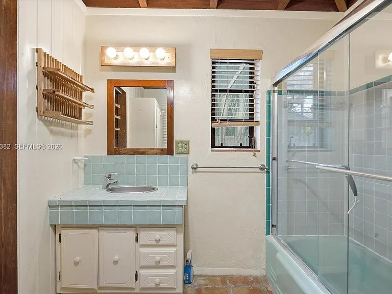 2550 Trapp Ave — Photo 10