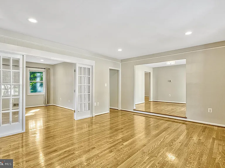 5021 Fleming Dr — Photo 24