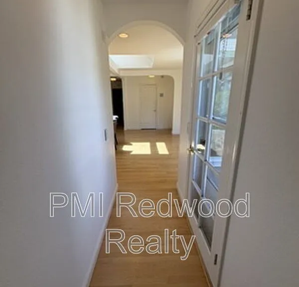 855 15th Ave — Photo 5
