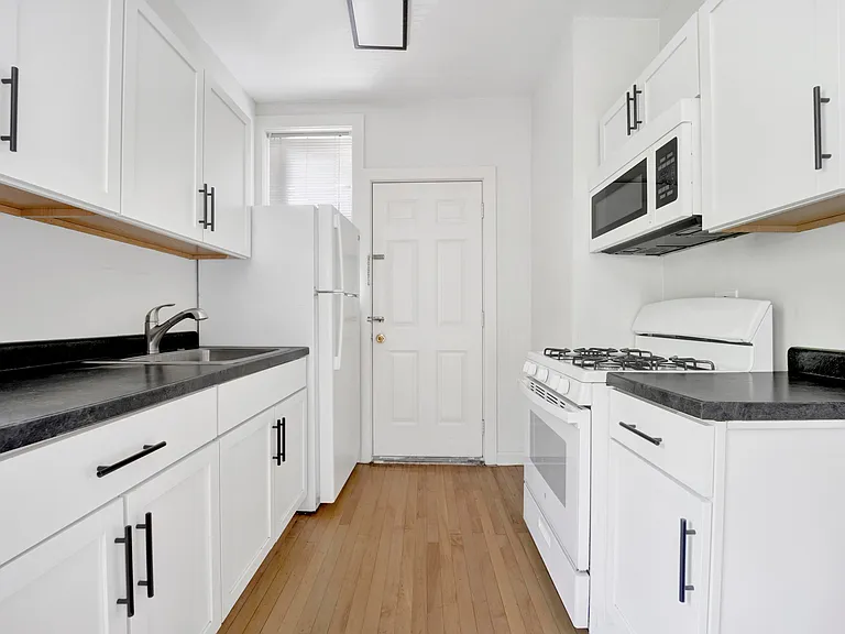 6407 N Wayne Ave #3 — Photo 8