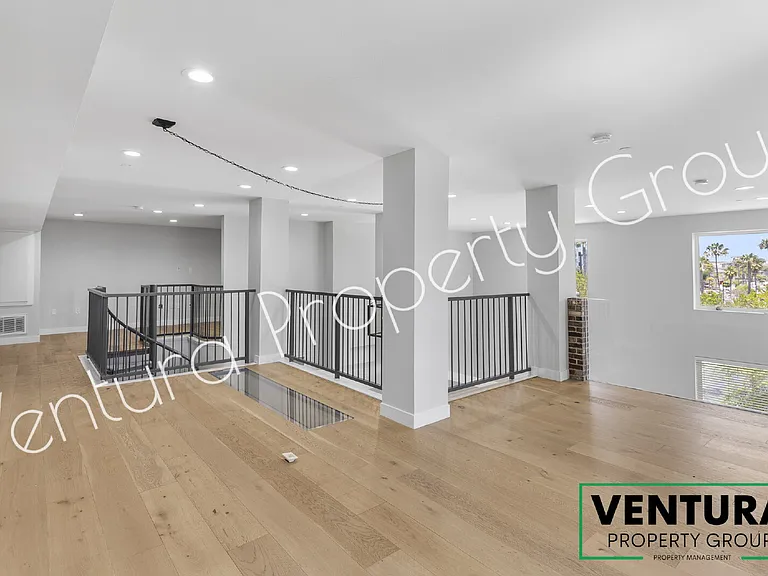 1901 S Victoria Ave #204 — Photo 29