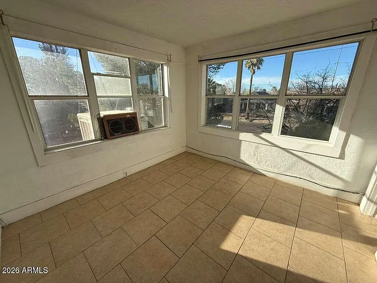 1165 E 10th St #3 — Photo 20