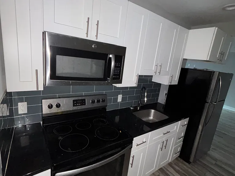 1509 S 17th St #B110 — Photo 5