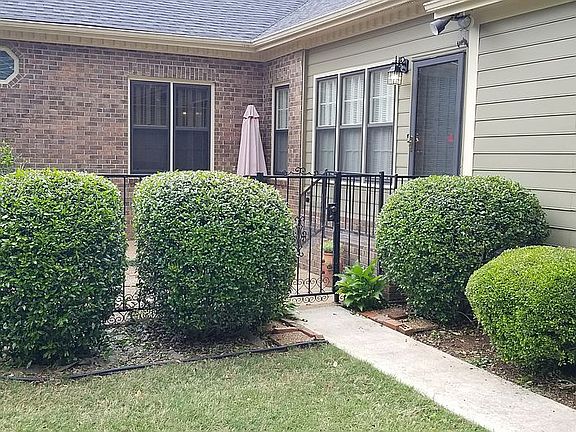 Rear Fenced Private Patio