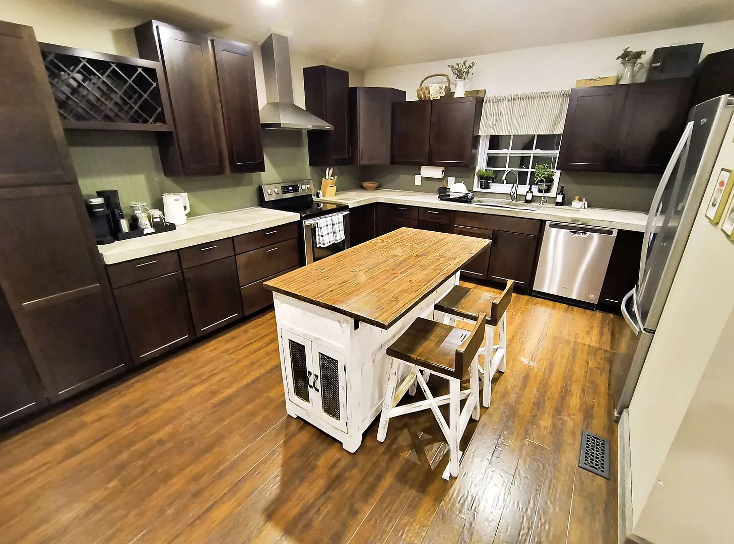 Spacious Updated Farmhouse — Photo 3