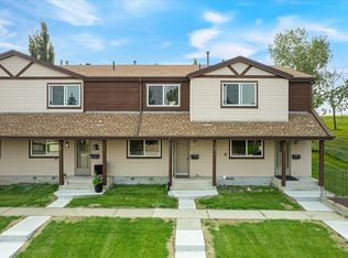 13833 30th St NW #2, Edmonton, AB T5Y2B2