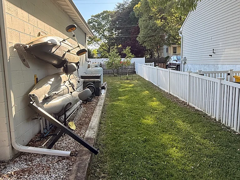 466 Manor Rd — Photo 26