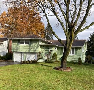 106 Deborah Ln, North Syracuse, NY, 13212