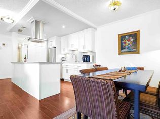 2020 Fullerton Ave #306, North Vancouver, BC