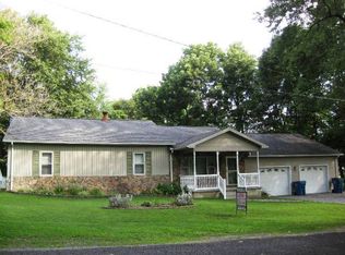 502 E 4th St, Mount Carmel, IL 62863