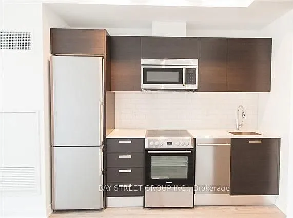 42 Charles St E #1108 — Photo 8