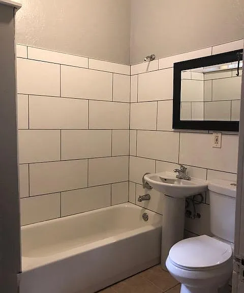 3321 S Lowe Ave #2 — Photo 4