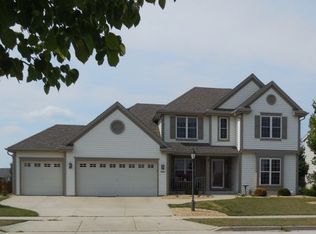 3830 Valley Creek Dr, Waukesha, WI 53189
