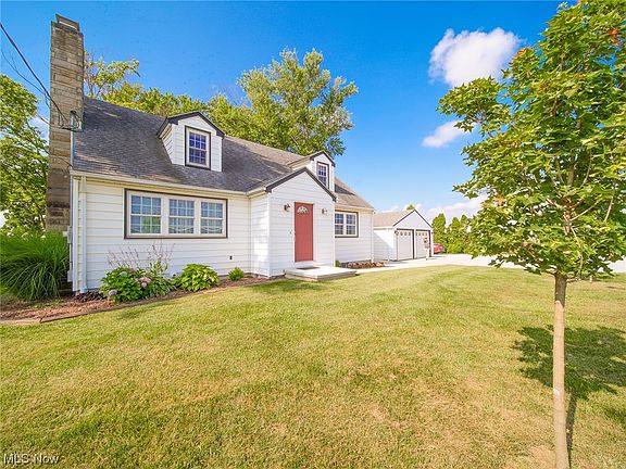 4th image of 14585 Lincoln Way E