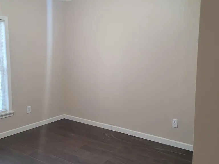 37 Evergreen Ave #B — Photo 14