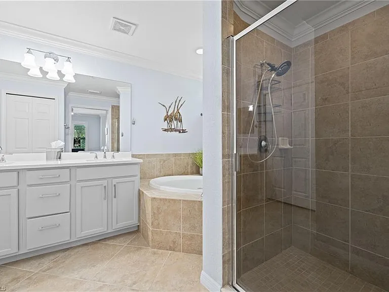 9844 Venezia Cir #711 — Photo 21