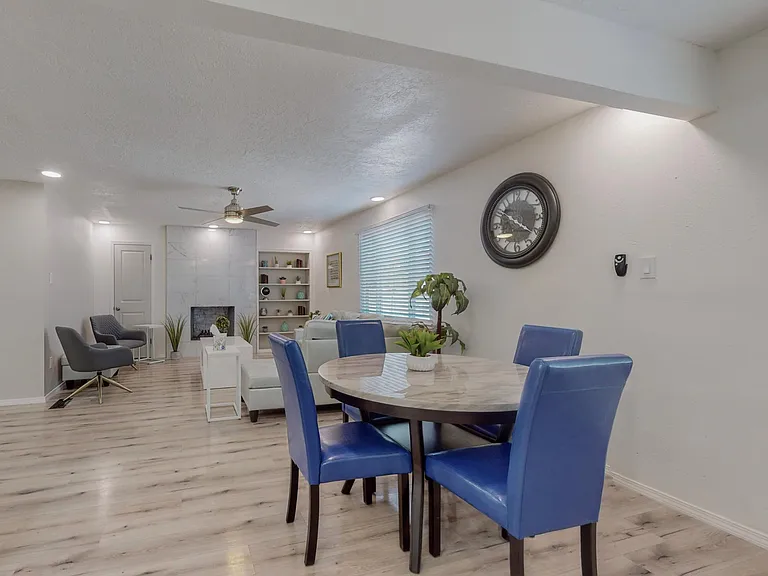 1621 Lafayette Dr NE — Photo 2