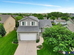 18205 Lillian St, Omaha, NE 68136