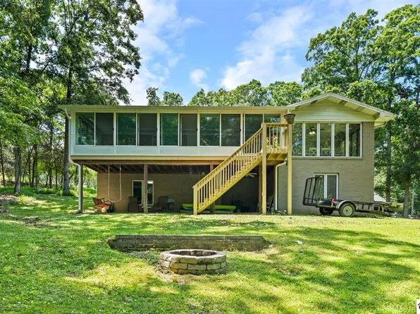 16 Fair Oaks Dr, Brandenburg, KY 40108