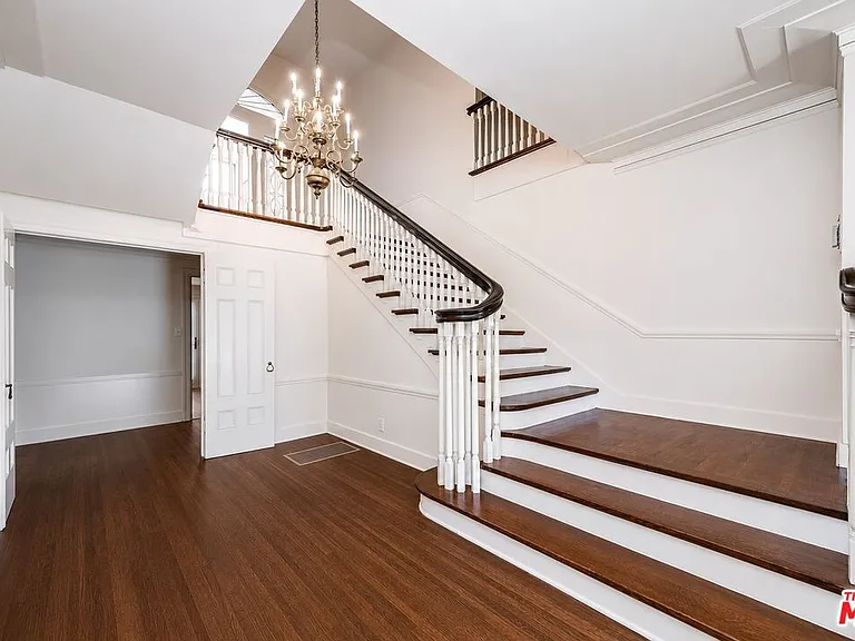 809 N Bedford Dr — Photo 13